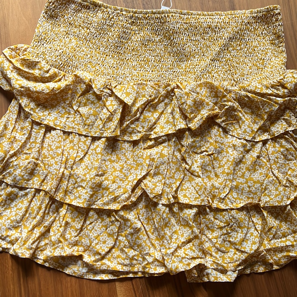 Ditsy Floral Printed Ruffle Skirt - Size Large - New with tags